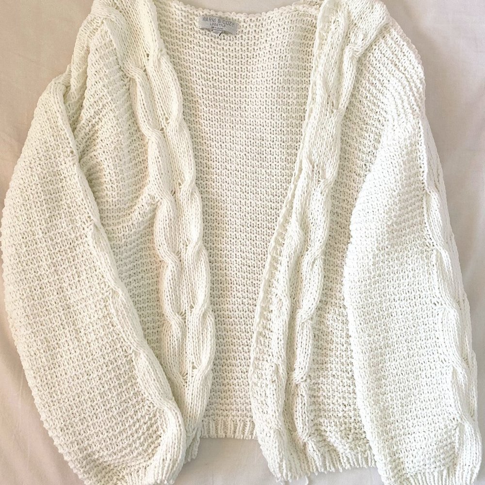 Cable knit cardigan - Warm and Cozy Lifestyle